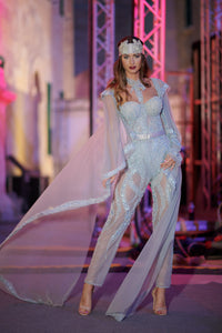 Haute Couture evening gown, hand-sewn tulle and lace, with train and adjustable corset